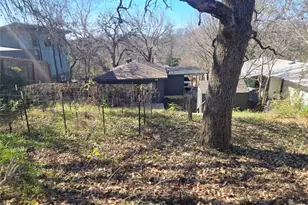 1307 Deloney St, Austin, TX 78721 - Photo 33