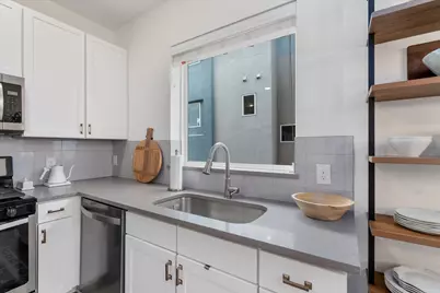 2827 Manor Road #3102, Austin, TX 78722 - Photo 7