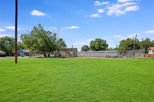1000 N Main St, Taylor, TX 76574 - Photo 1