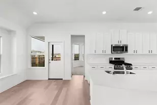 25641 Flora Bella Ln, Elgin, TX 78621 - Photo 11