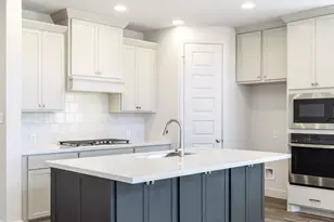 141 Burke St, Liberty Hill, TX 78642 - Photo 3