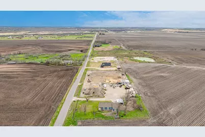 1151 County Road 394, Hutto, TX 78634 - Photo 17