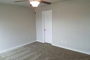 166 Lakeview Ct, Kyle, TX 78640 - Photo 5