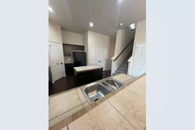 118 Creekside Villa Drive, Kyle, TX 78640 - Photo 3