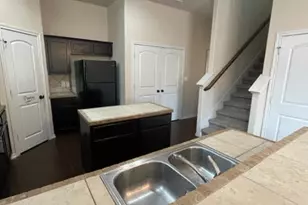 118 Creekside Villa Dr, Kyle, TX 78640 - Photo 3