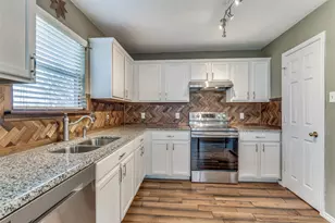 13620 Lyndon B Johnson St, Manor, TX 78653 - Photo 11