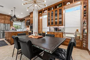 3 Applegreen Ct, The Hills, TX 78738 - Photo 9