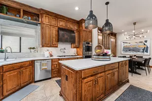 3 Applegreen Ct, The Hills, TX 78738 - Photo 5