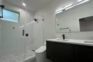 908 Plateau Cir, Austin, TX 78745 - Photo 13