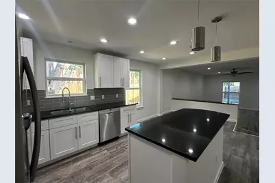 908 Plateau Circle, Austin, TX 78745 - Photo 11