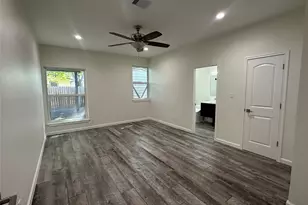908 Plateau Cir, Austin, TX 78745 - Photo 11