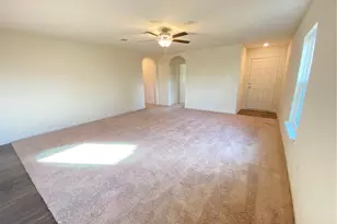 401 Hyacinth Way, Jarrell, TX 76537 - Photo 9