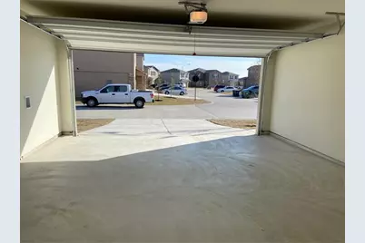 401 Hyacinth Way, Jarrell, TX 76537 - Photo 5