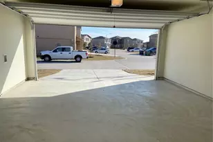 401 Hyacinth Way, Jarrell, TX 76537 - Photo 5