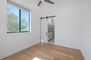 1104 E 2nd St, Austin, TX 78702 - Photo 15
