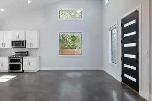 1104 E 2nd St, Austin, TX 78702 - Photo 7