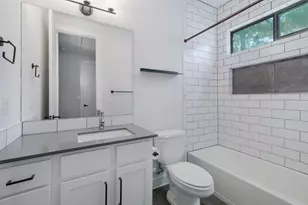 1104 E 2nd St, Austin, TX 78702 - Photo 21