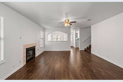 210 Summerside Avenue, Lockhart, TX 78644 - Photo 3