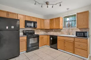 213 Atascosa St, Lockhart, TX 78644 - Photo 25