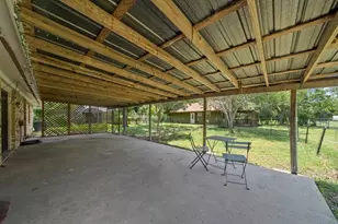 213 Atascosa St, Lockhart, TX 78644 - Photo 15