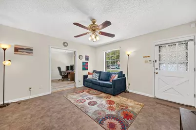 213 Atascosa Street, Lockhart, TX 78644 - Photo 5