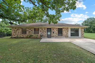 213 Atascosa Street, Lockhart, TX 78644 - Photo 1
