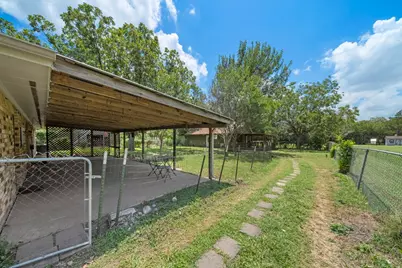 213 Atascosa Street, Lockhart, TX 78644 - Photo 15