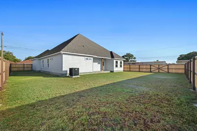 340 Cactus Street, Giddings, TX 78942 - Photo 7