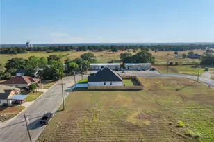 340 Cactus St, Giddings, TX 78942 - Photo 35