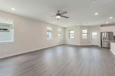 512 Clearlake Drive, Hutto, TX 78634 - Photo 5
