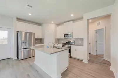 512 Clearlake Drive, Hutto, TX 78634 - Photo 11