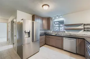 410 Magnolia St, Bastrop, TX 78602 - Photo 3