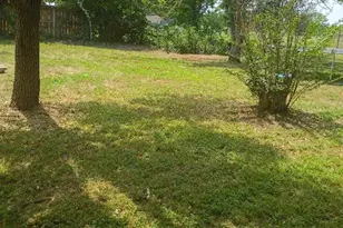 410 Magnolia St, Bastrop, TX 78602 - Photo 11