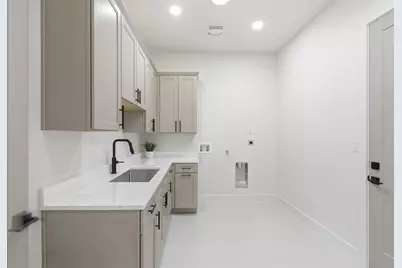 8115 Rockwood Lane #B, Austin, TX 78757 - Photo 23