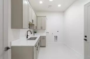 8115 Rockwood Ln, Austin, TX 78757 - Photo 23