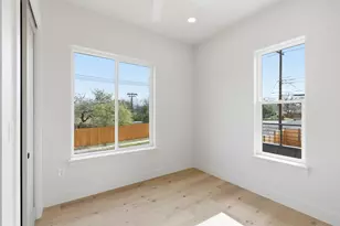 8115 Rockwood Ln, Austin, TX 78757 - Photo 19