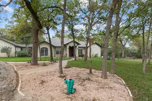 346 The Oaks Blvd, Elgin, TX 78621 - Photo 3