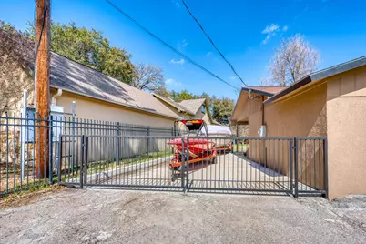 1408 Highland Dr Drive, Highland Haven, TX 78654 - Photo 3