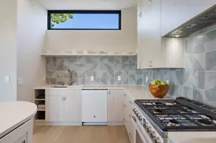 4707 Reyes St, Austin, TX 78721 - Photo 13