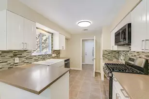 6808 Luckenbach Ln, Austin, TX 78729 - Photo 9