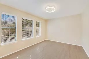 6808 Luckenbach Ln, Austin, TX 78729 - Photo 15