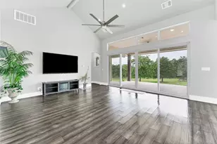 145 Pavilion Dr, Cedar Creek, TX 78612 - Photo 5