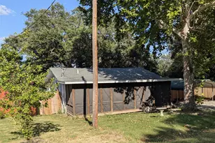 10801 W Lakeview Dr, Jonestown, TX 78645 - Photo 1