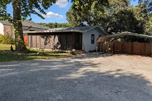 10801 W Lakeview Dr, Jonestown, TX 78645 - Photo 5