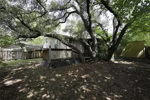 10801 W Lakeview Dr, Jonestown, TX 78645 - Photo 5