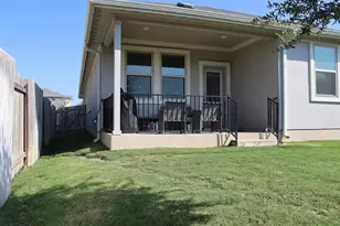 201 McFarland St, Georgetown, TX 78628 - Photo 11