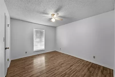 1070 N Franklin Street, La Grange, TX 78945 - Photo 11
