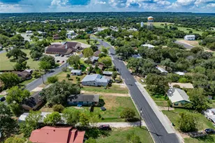 1070 N Franklin St, La Grange, TX 78945 - Photo 31