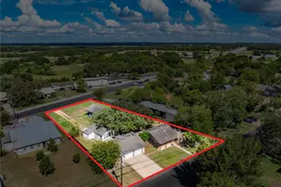 1070 N Franklin St, La Grange, TX 78945 - Photo 1