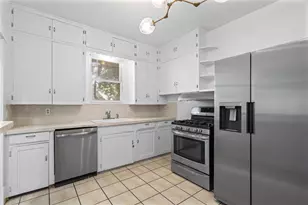 1202 E 13th St, Austin, TX 78702 - Photo 7